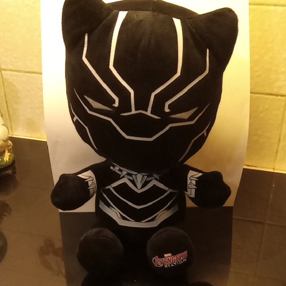 Plus toy about 9 inches. Good condition block. Marvel.